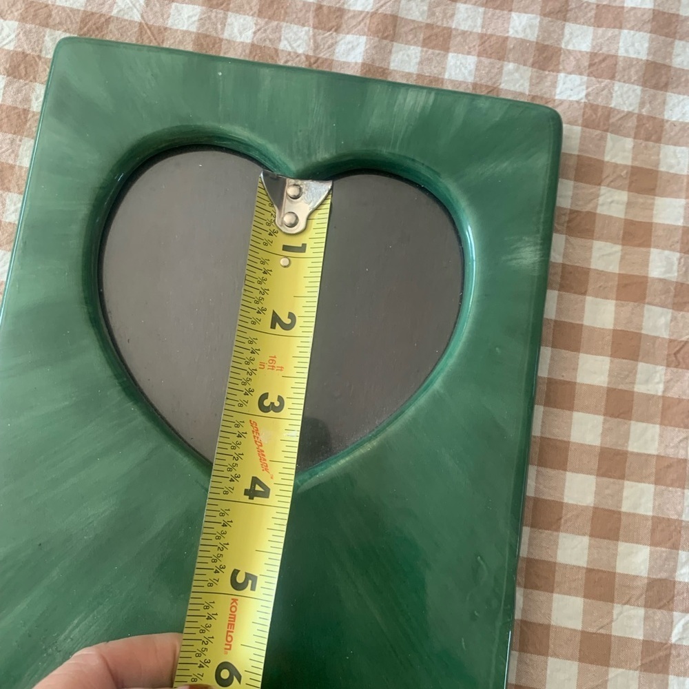 Green Heart Photo Frame - Picture 3 of 5